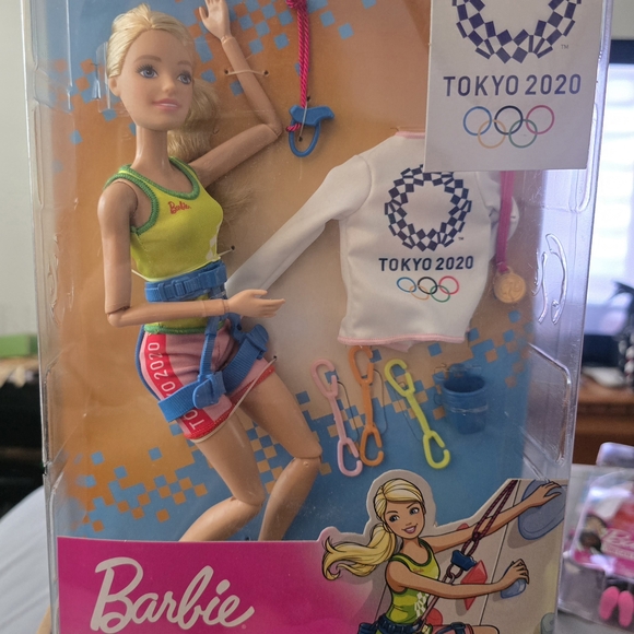Barbie Tokyo Olympics 2020 - Picture 3 of 3